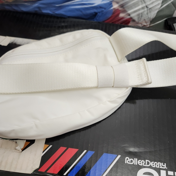 lululemon White Bag - Picture 4 of 7